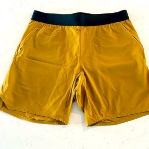 Ten Thousand Tactical Short